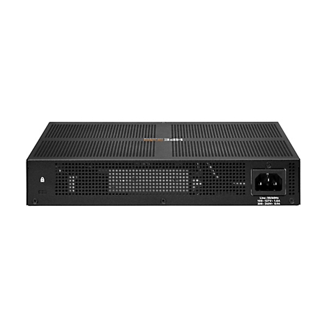Schwarzer Netzwerk-Switch mit Lüftungsöffnungen, Stromanschluss und Sicherheitsanzeige. Aufschrift "HPE Aruba networking".