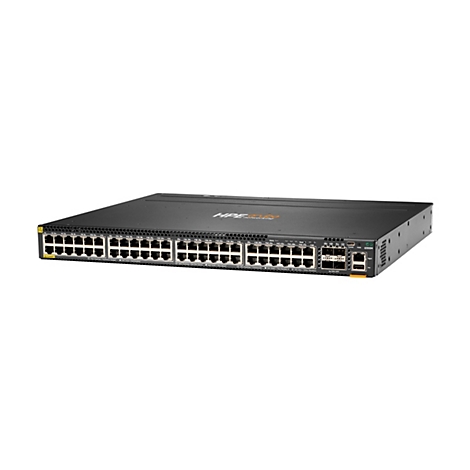 Ein schwarzer Netzwerk-Switch mit zahlreichen Anschlüssen, dem HPE-Logo und der Bezeichnung 6300M. Er steht vor weißem Hintergrund.