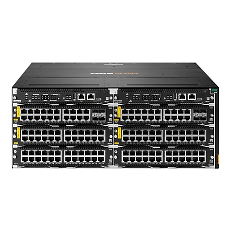 Ein schwarzer HPE-Netzwerkschalter mit Ports und Anschlüssen. Die Vorderseite zeigt Reihen von Ports, LED-Anzeigen und Beschriftungen wie "Management Module 5420".
