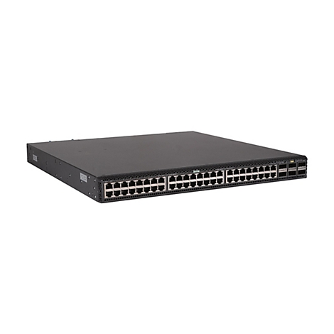 Ein schwarzer Netzwerk-Switch mit vielen Ports und Anschlüssen, vor weißem Hintergrund.