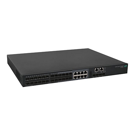 Schwarzer Netzwerk-Switch, mit mehreren Ports und der Bezeichnung "HPE 5130" auf der rechten Seite.