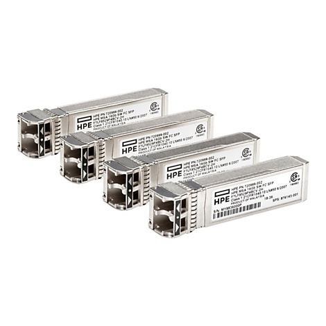Mehrere metallfarbene SFP-Module, teilweise beschriftet mit HPE-Logos und Produktinformationen, auf weißem Hintergrund.