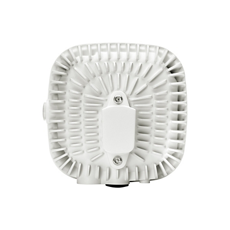 Gros plan sur l'arrière d'un luminaire LED rectangulaire blanc. La surface est caractérisée par des structures nervurées qui mènent à un élément central et rectangulaire avec des vis.