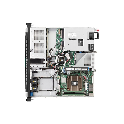 Draufsicht auf einen Server im Gehäuse, mit geöffnetem Deckel. Innen sind Komponenten wie Motherboard, Lüfter und Festplatten zu sehen. Auf der Platine ist die Beschriftung "HPE" zu erkennen.