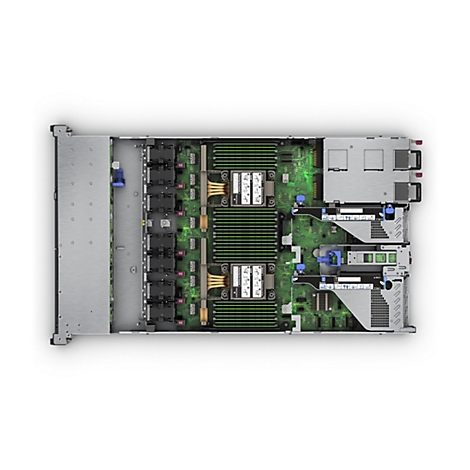 Draufsicht auf einen Server; Innenansicht mit grünen Platinen, Kühlkörpern und Kabeln, mit Beschriftungen und Anweisungen.