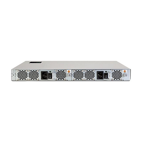 Rückseite eines grauen Netzwerkservers mit Lüftern, Steckdosen und einem Netzschalter.