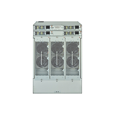 Ein grauer Server, Frontansicht, mit Lüftern und Steckplätzen. Oben steht HPE SN8700B 8-Slot SAN Director.