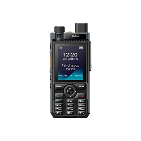 Hytera P50 Pro Funkgerät mit Display, Tastenfeld und Antenne vor weißem Hintergrund.