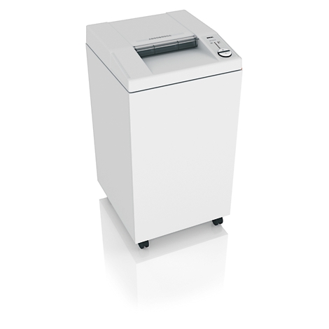 Weißer Aktenvernichter auf Rollen, im Winkel fotografiert, mit Schatten. Oben ein Einschub, rechts Knöpfe.