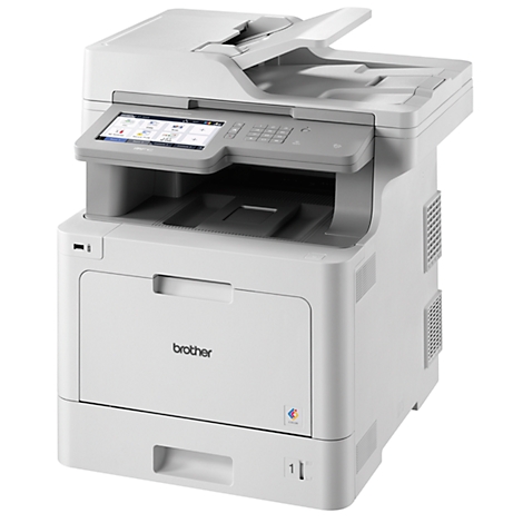 Une imprimante multifonction Brother blanche. En haut, un scanner ouvert. Un écran tactile à l'avant et le logo Brother.