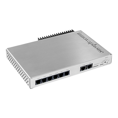 Silberfarbene Innovaphone-IP311-Box mit Anschlüssen, beschriftet mit 'innovaphone'. Rückseite mit Kühlrippen.