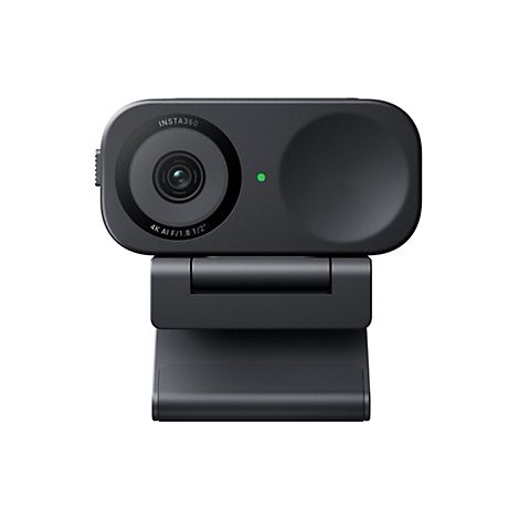 Schwarze Insta360 Webcam mit 4K-Objektiv auf einem Monitorständer, grüne Statusleuchte leuchtet.