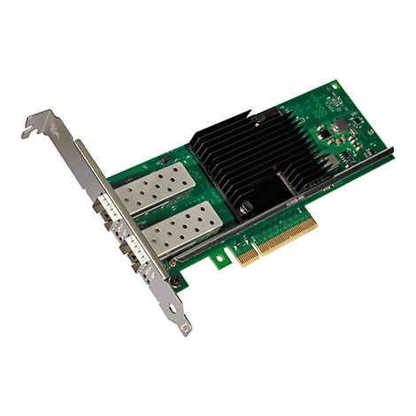 Grüne Netzwerk-Steckkarte mit zwei SFP-Ports, Kühlkörper und Metallblende vor weißem Hintergrund.