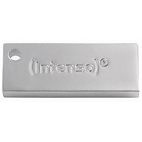 Silberfarbener USB-Stick von Intenso. Auf der Oberfläche ist der Markenname geprägt, am oberen Rand ein Loch.