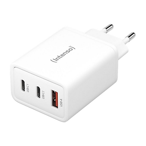 Weißes Ladegerät mit drei USB-Anschlüssen und Stecker. Aufdruck (Intenso).