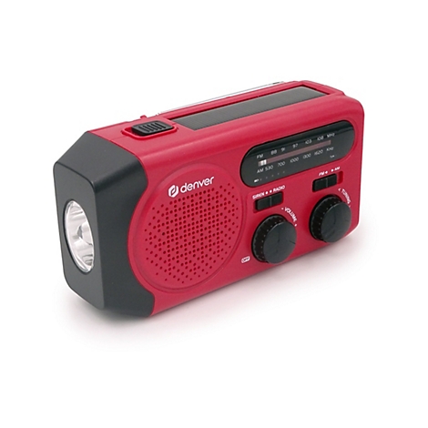 Rotes Notfallradio mit Solarpanel, Taschenlampe und Lautsprecher vor weißem Hintergrund.
