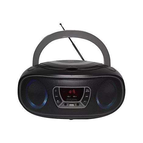 Schwarzes tragbares Radio mit digitalem Display und blau beleuchteten Lautsprechern vor weißem Hintergrund.