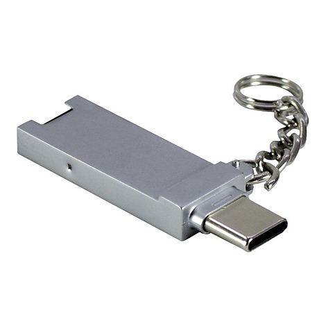 Silberner USB-C-Stick als Schlüsselanhänger mit Kette und Ring vor weißem Hintergrund.