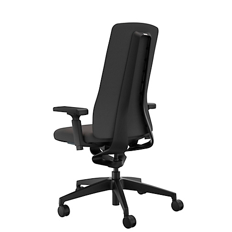 Chaise de bureau noire, vue arrière. Haut dossier, accoudoirs, roulettes.