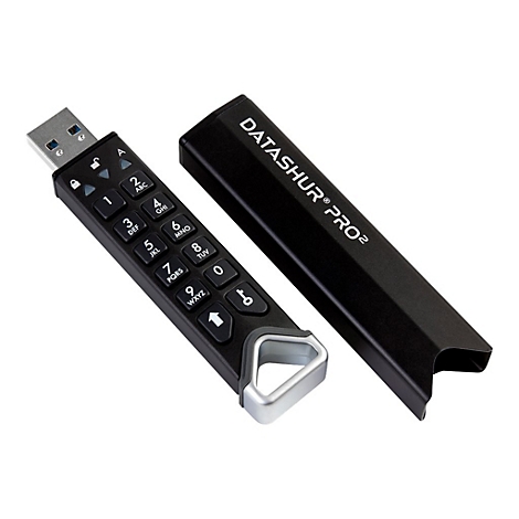 Schwarzer USB-Stick mit Tastatur, mit Hülle daneben. Aufgedruckter Text: Datashur Pro2.