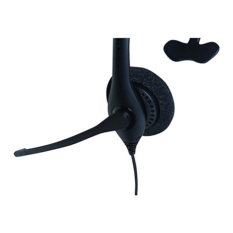 Schwarzes Headset mit Mikrofon und gepolstertem Ohrteil vor weißem Hintergrund. Das Mikrofon ist zum Sprechen positioniert.