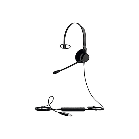 Ein schwarzes Headset mit Mikrofon und Kabel, das an ein Bedienfeld und einen USB-Stecker angeschlossen ist. Auf dem Headset steht Jabra.
