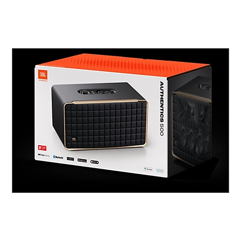 Produktverpackung des JBL Authentics 500 Lautsprechers mit aufgedrucktem Produktdesign und technologischen Logos.