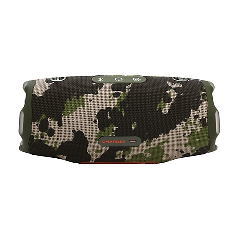 Mobiler Lautsprecher mit Camouflage-Muster, Knöpfen und Ladeanschluss. Aufschrift "CHARGE 6".