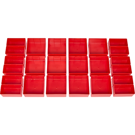 Vue aérienne de 16 boîtes en plastique rouge disposées en quatre rangées de quatre boîtes chacune.