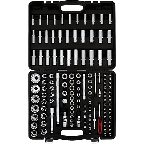 Une mallette à outils noire ouverte contenant de nombreuses douilles et accessoires organisés dans des compartiments.