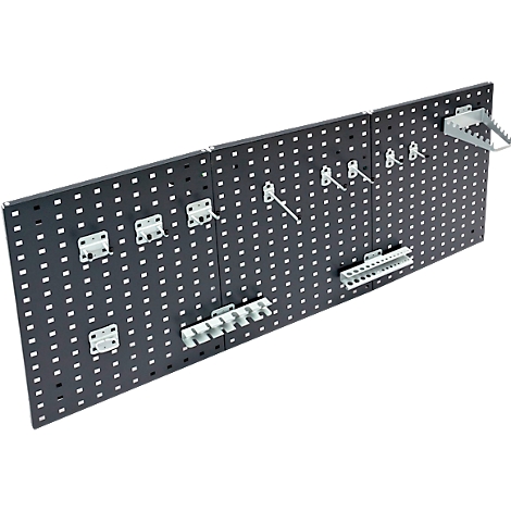 Panneau perforé noir avec divers supports d'outils.