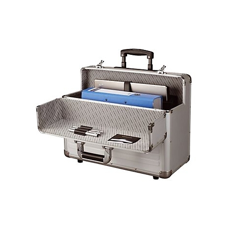 Geöffneter silberner Aluminium-Pilotenkoffer mit blauem Aktenordner und Stiften vor neutralem Hintergrund.