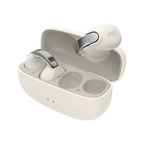 Beigefarbenes Ladecase von JVC mit einem herausgenommenen In-Ear-Kopfhörer und einem in der Schale.