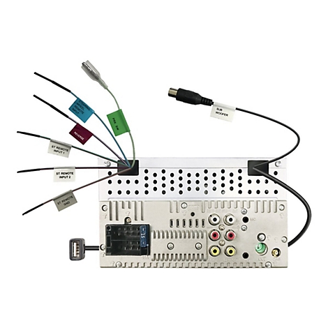 Rückseite eines Autoradios mit Kabeln und Anschlüssen. Beschriftungen zeigen Funktionen wie Lenkradfernbedienung, Rückwärtsgang und Subwoofer.