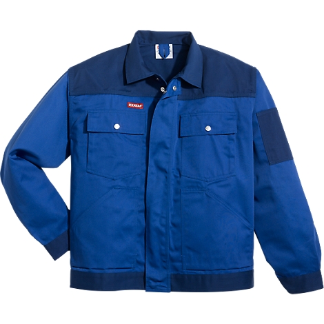Blaue Arbeitsjacke mit dunkelblauem Kragen und Schultern. Auf der Brust ein rotes Logo.