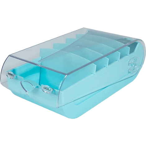 Boîte de rangement bleu clair avec couvercle transparent, divisée en plusieurs compartiments.