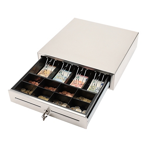 Geöffnete silberfarbene Kassenschublade mit schwarzen Fächern und Schlüssel im Schloss.