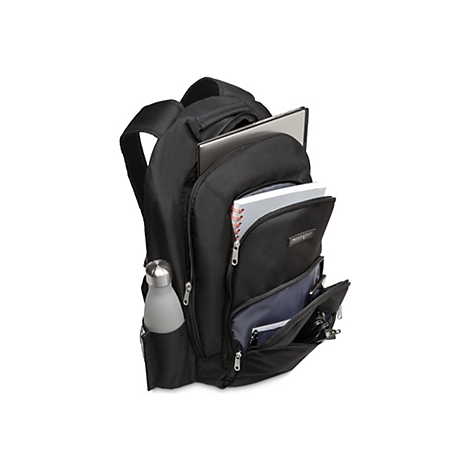 Sac à dos noir avec plusieurs compartiments, ouvert, avec ordinateur portable, cahier et bouteille d'eau. L'extérieur porte la mention 'Kensington'.