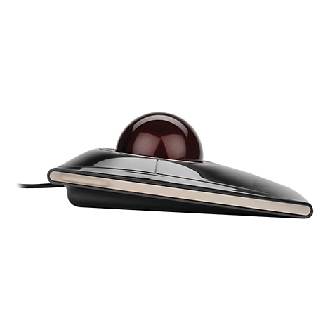 Seitliche Ansicht einer schwarzen Trackball-Maus mit einer großen, dunkelroten Kugel auf weißem Hintergrund.