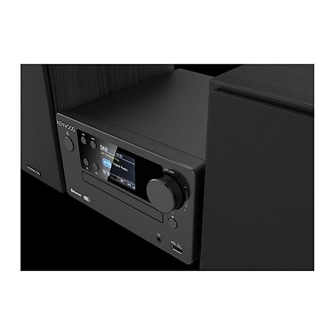 Schwarze Kenwood Stereoanlage mit Display, Lautstärkeregler und Lautsprechern vor schwarzem Hintergrund.