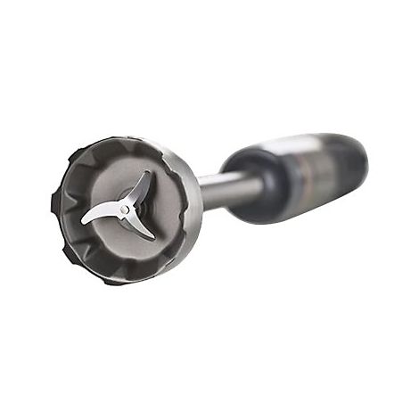 Nahaufnahme des Schneidkopfes eines Stabmixers mit drei scharfen Metallklingen.