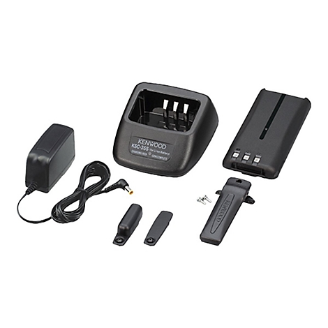 Schwarzes Ladegerät-Set für Kenwood Funkgeräte. Enthält Ladestation, Akku, Netzteil, Halterung und Schrauben.