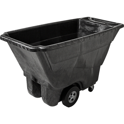 Zwarte kruiwagen met wielen. Rechthoekige container, lichtjes schuin. Wielen met grijze velgen. Handgrepen aan beide uiteinden.