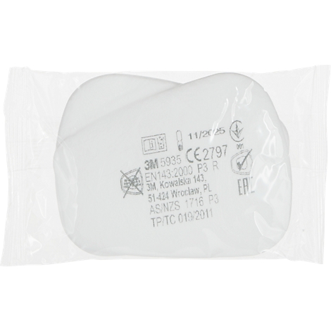 Filtre dans un sac transparent. Imprimé avec des données techniques et des logos. Principalement blanc.