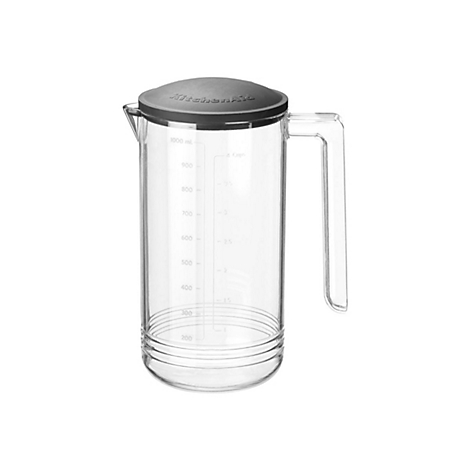 Transparenter KitchenAid-Messbecher aus Kunststoff mit dunklem Deckel und Mengenskala bis 1000 ml.