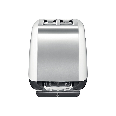 Silberner Toaster mit weißem Gehäuse und offener Krümelschublade vor weißem Hintergrund.