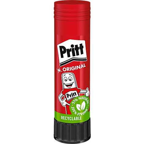Roter Pritt Klebestift mit dem Pritt-Logo, Figur und Schriftzügen, grünem Kreis und schwarzem Boden.