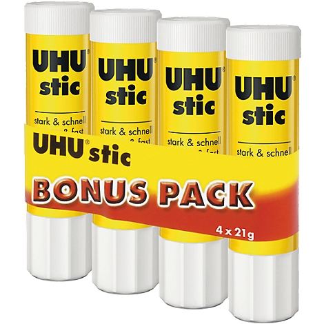 Vier UHU Stic Klebestifte, gelb mit weißem Deckel, in einer Bonus Packung. Aufdruck: UHU stic, Bonus Pack 4x21g.