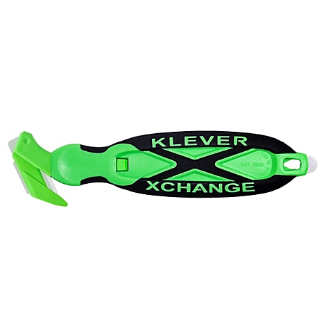 Ein grünes Klever XCHANGE Sicherheitsmesser mit schwarzem Griff. Der Text "KLEVER XCHANGE" ist auf dem Griff zu sehen.