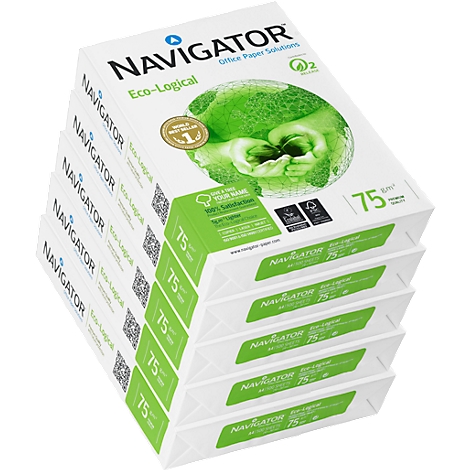 Ein Stapel Papierbögen der Marke Navigator mit Logo, grüner Grafik und Schriftzügen.